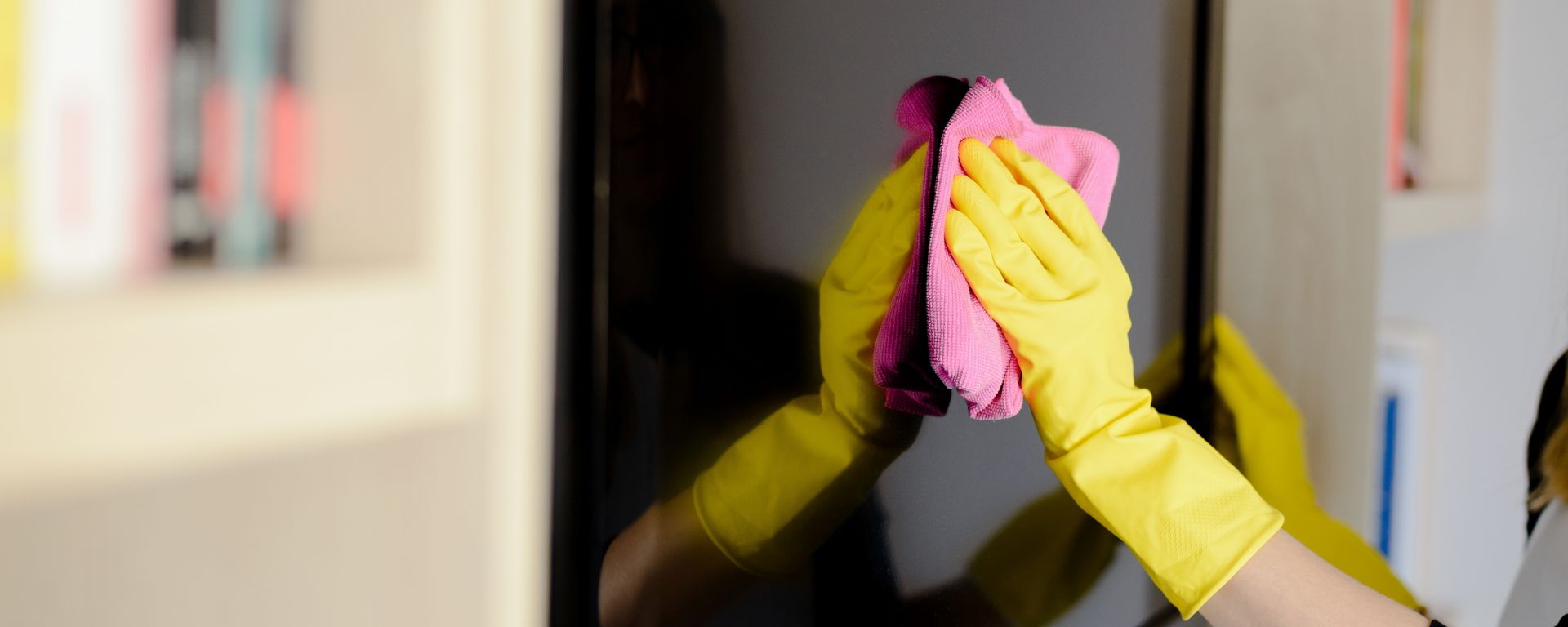 cleaning tv screen