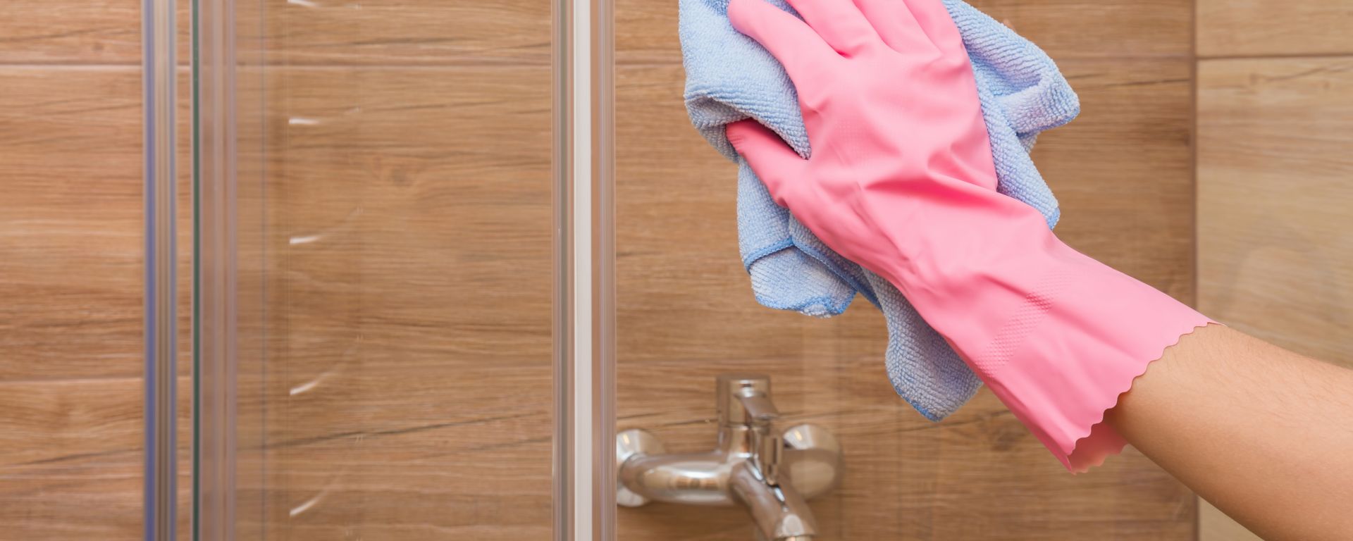 How to clean shower doors