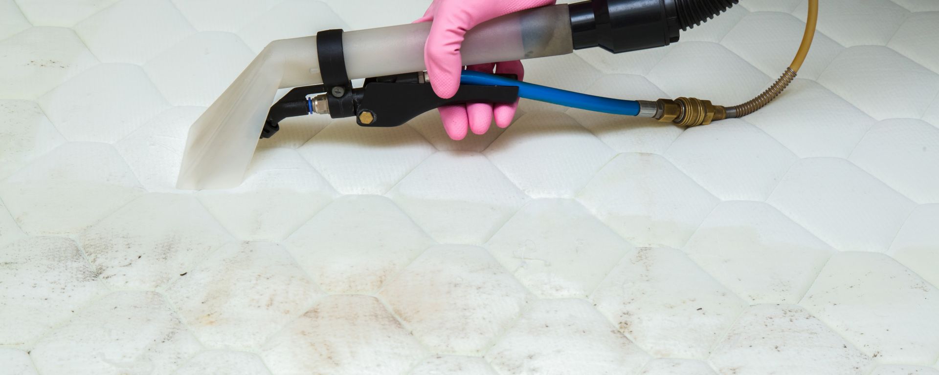 How to clean a dusty mattress